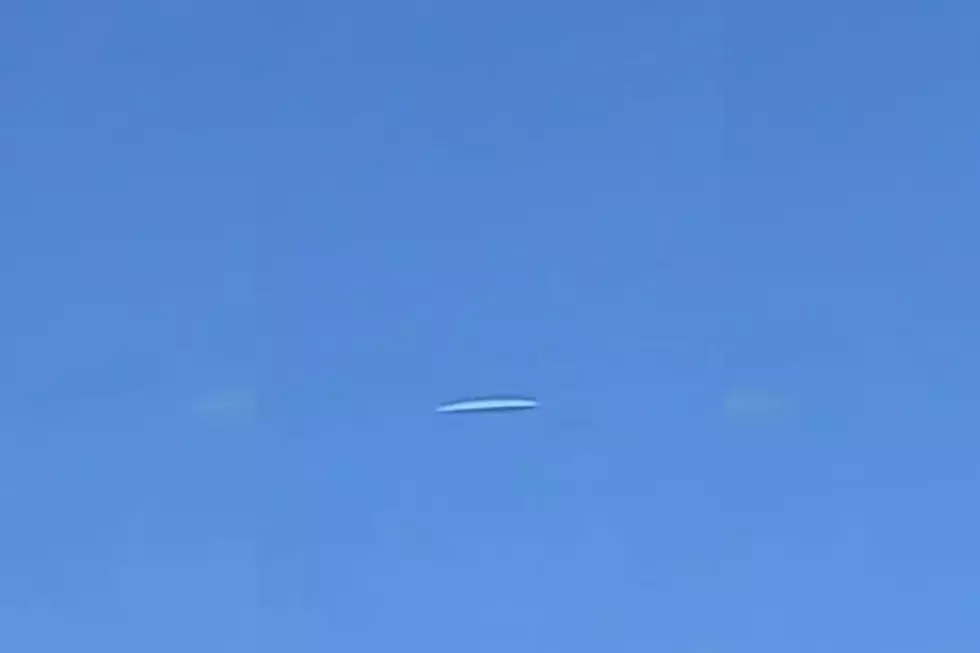 Video Appears to Show UFO During Flight From Denver to El Paso